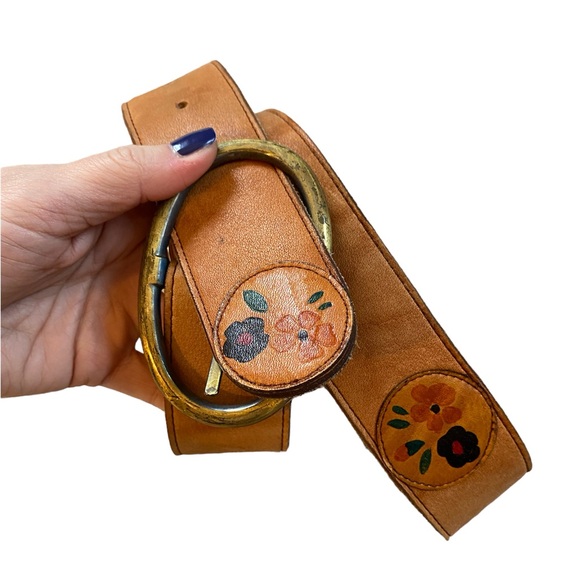 ❌SOLD🏷️Vintage Hand Painted Brown Leather Bohemian Belt - Picture 2 of 13